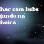 Sonhar com bebe afogando na banheira