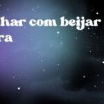 Sonhar com beijar outra