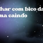 Sonhar com bico da mama caindo