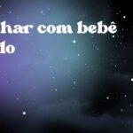 Sonhar com bebê rindo