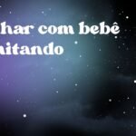 Sonhar com bebê vomitando