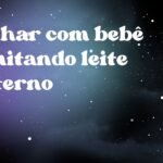 Sonhar com bebê vomitando leite materno