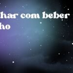 Sonhar com beber vinho