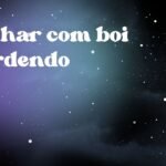 Sonhar com boi mordendo