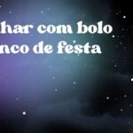 Sonhar com bolo branco de festa