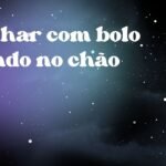 Sonhar com bolo caindo no chão