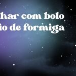 Sonhar com bolo cheio de formiga