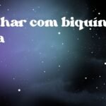 Sonhar com biquíni rosa