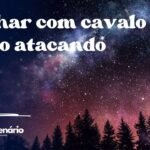 Sonhar com cavalo preto atacando