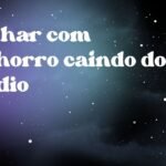 Sonhar com cachorro caindo do prédio