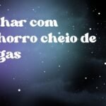 Sonhar com cachorro cheio de pulgas