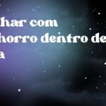 Sonhar com cachorro dentro de casa