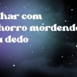 Sonhar com cachorro mordendo meu dedo