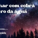 Sonhar com cobra dentro da água