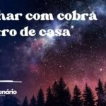 Sonhar com cobra dentro de casa