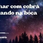 Sonhar com cobra entrando na boca