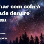 Sonhar com cobra grande dentro d'água