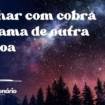 Sonhar com cobra na cama de outra pessoa