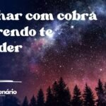 Sonhar com cobra querendo te morder