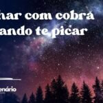 Sonhar com cobra tentando te picar