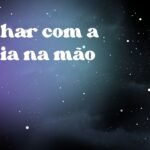 Sonhar com a bíblia na mão