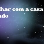 Sonhar com a casa caindo
