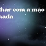 Sonhar com a mão inchada
