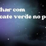 Sonhar com abacate verde no pé
