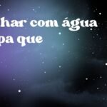 Sonhar com água limpa que