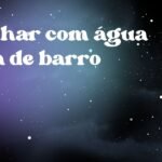 Sonhar com água suja de barro