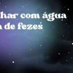 Sonhar com água suja de fezes