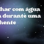 Sonhar com água suja durante uma enchente