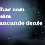 Sonhar com alguém arrancando dente