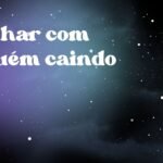 Sonhar com alguém caindo