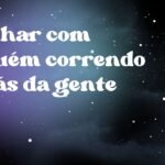 Sonhar com alguém correndo atrás da gente