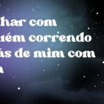 Sonhar com alguém correndo atrás de mim com faca