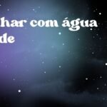 Sonhar com água verde