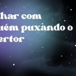 Sonhar com alguém puxando o cobertor