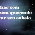 Sonhar com alguém querendo cortar seu cabelo