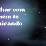 Sonhar com alguém te admirando
