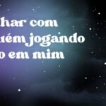 Sonhar com alguém jogando sapo em mim