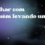 Sonhar com alguém levando um tiro