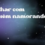 Sonhar com alguém namorando