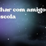 Sonhar com amigos da escola