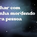 Sonhar com aranha mordendo outra pessoa