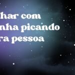 Sonhar com aranha picando outra pessoa