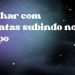 Sonhar com baratas subindo no corpo