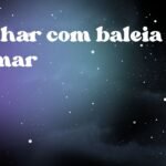 Sonhar com baleia no mar