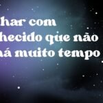 Sonhar com conhecido que não vê há muito tempo
