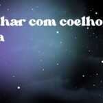 Sonhar com coelho rosa